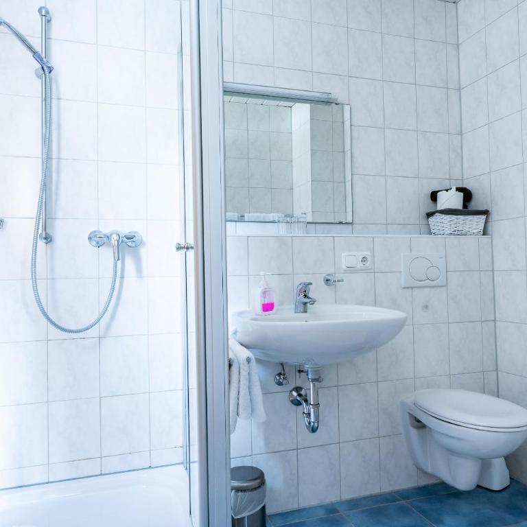 Gästehaus Alpenkranz - Budget Doppelzimmer - 3