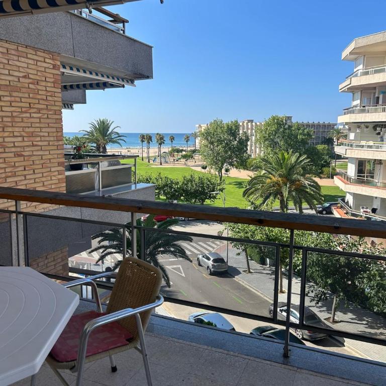 Playalmud-Apartment in La Pineda - Two-Bedroom Apartment with Terrace and Sea View - 1