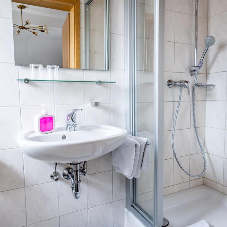 Gästehaus Alpenkranz - Budget Doppelzimmer - 6