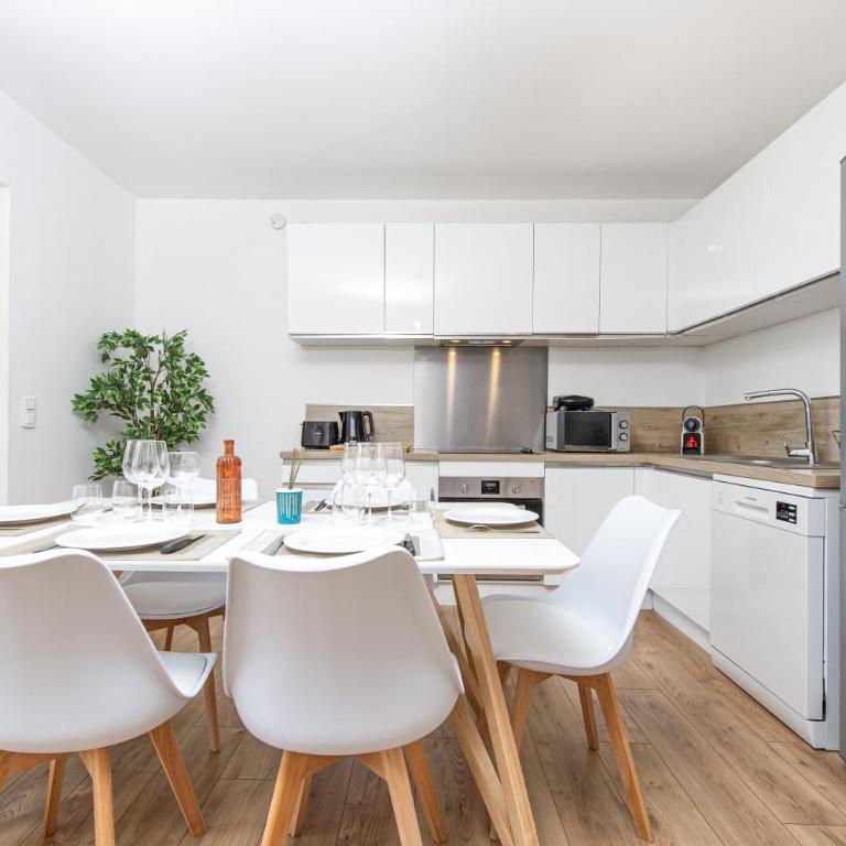 Ensoleillé et Spacieux - Jardin - Parking - ED - Appartement 2 Chambres - 9