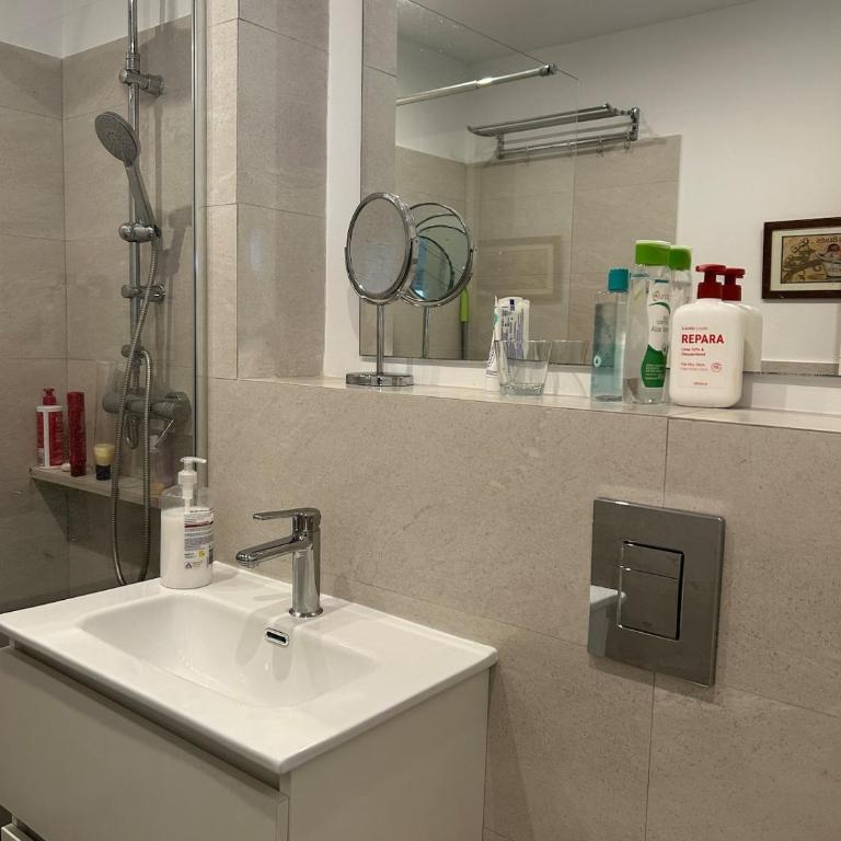 Escapada frente al mar con piscina y parking - Apartamento de 1 dormitorio - 15