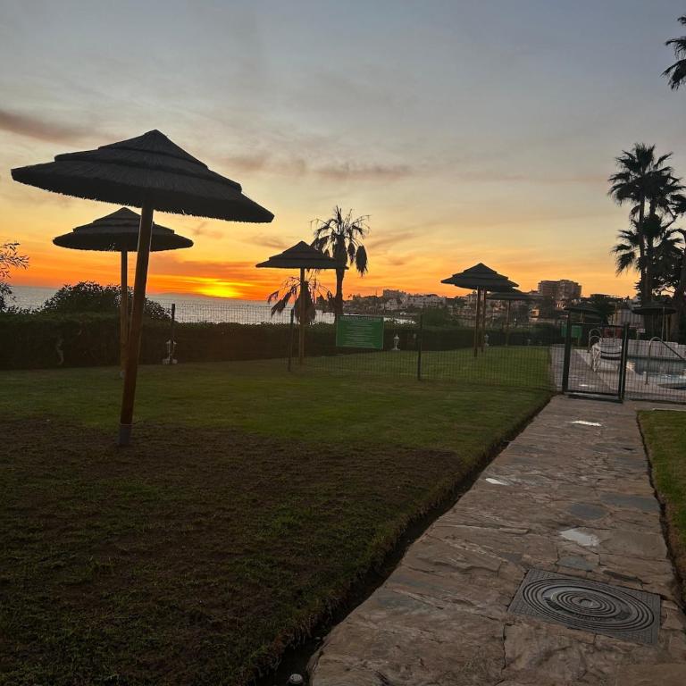 Escapada frente al mar con piscina y parking - Apartamento de 1 dormitorio - 20