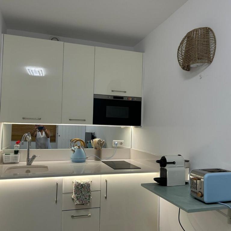Escapada frente al mar con piscina y parking - Apartamento de 1 dormitorio - 23
