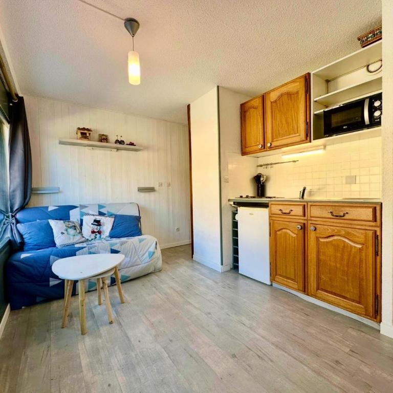Edelweiss Résidence plein centre de la station rez de chaussée 50 m des navettes gratuites belle terrasse et grand parking privé en sous sol - Apartment mit Terrasse - 1