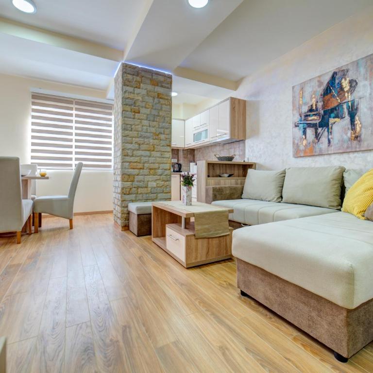 Gondola Experience - One-Bedroom Apartment - 12