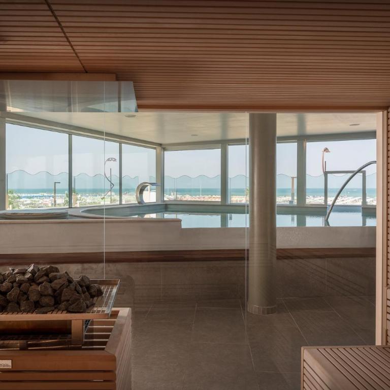 Savoia Hotel Rimini - Camera Tripla con Vista Mare e Accesso Spa - 6