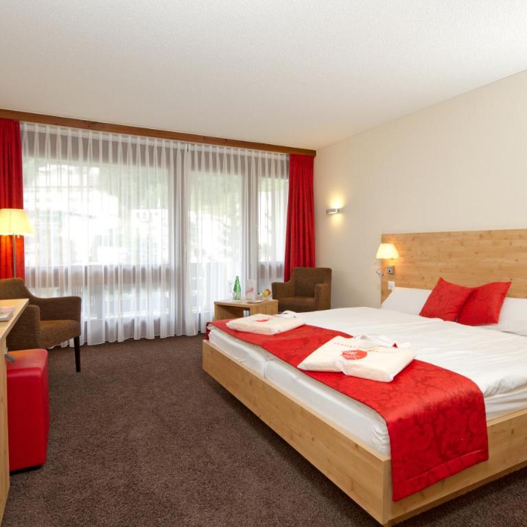 Central Sporthotel Davos - Superior Zimmer West mit Balkon - 12
