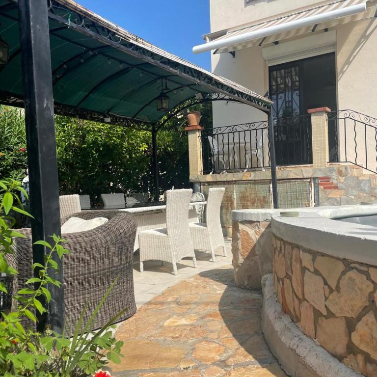 Très beau Studio lumineux dans Villa avec piscine - Appartamento con 1 Camera da Letto - 30