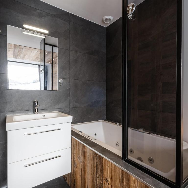 4★ Appartement Sud, 6 pers, 2 ch, La Clusaz avec balcon - FR-1-304-274 - Appartamento (6 Adulti) - 6