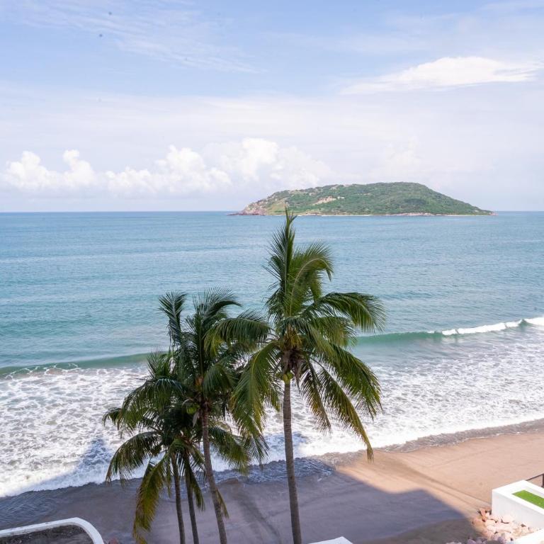 Departamento exclusivo en Mazatlan con alberca y vistas a la playa - Three-Bedroom Apartment - Oceanfront - 20