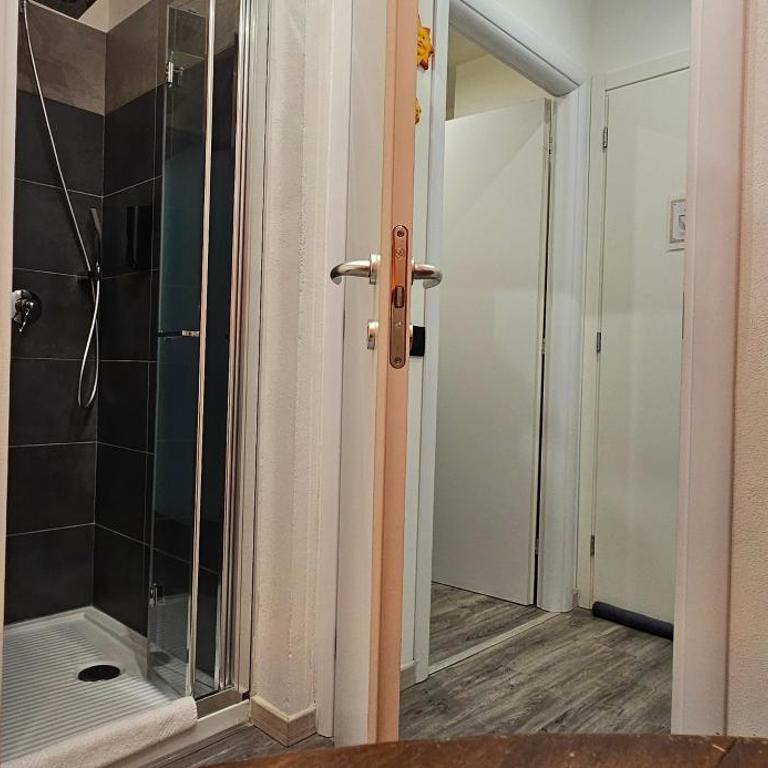 Wagon-lit - Triple Room with Private Bathroom - 14