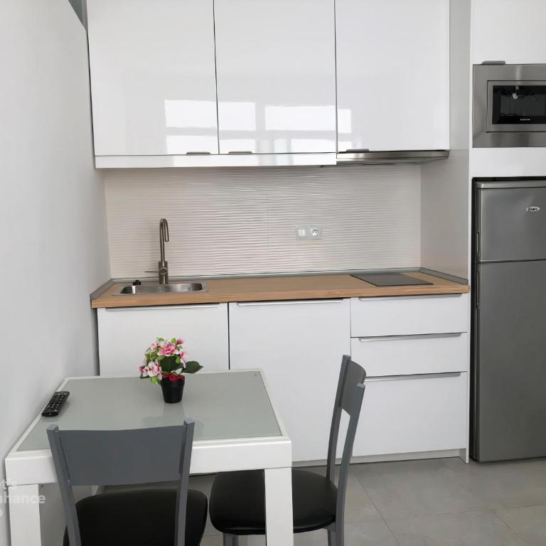 MODERN COMFORT RENOVATED CANTERAS - One-Bedroom Apartment - 1