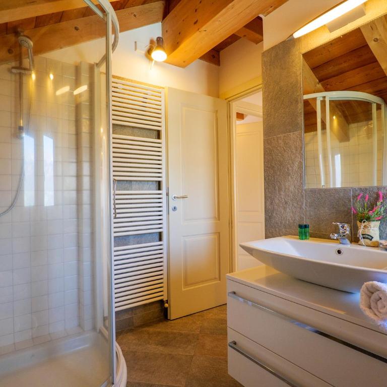 Bellavista II Panorama Ferienwohnung mit Pool OG DG - Appartamento con Vista Lago - 20