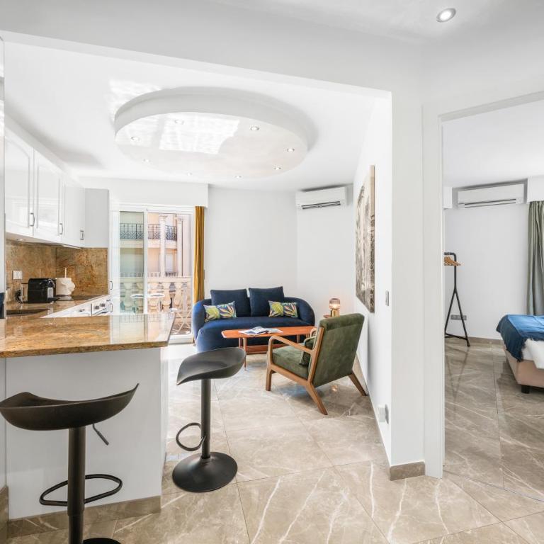 Queen garden III, élégant 2 pièces au coeur du centre ville, vue latérale mer, AC - Apartment mit 1 Schlafzimmer - 3