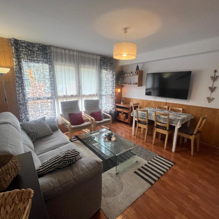 Apartamento a pie de Pistas con Parking Privado - Apartamento de 2 dormitorios - 5