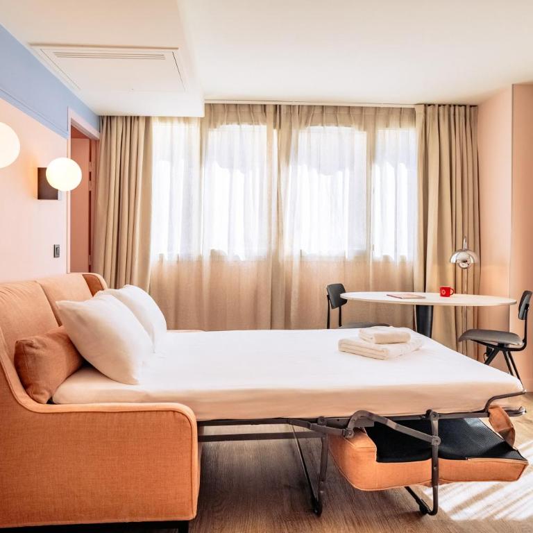 RockyPop Marseille Hôtel - Chambre Familiale (2 Adultes et 2 Enfants) - 1