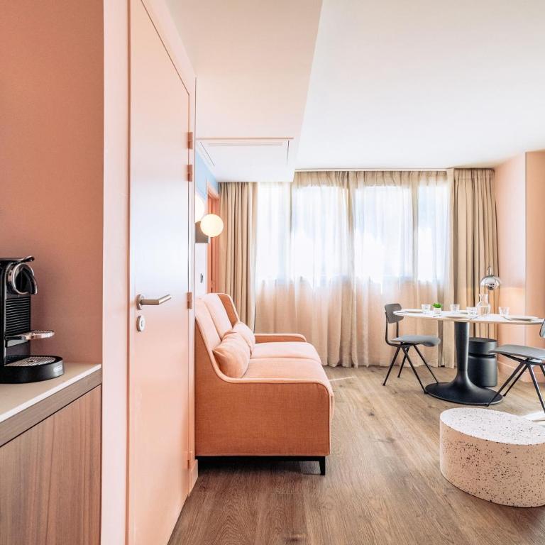 RockyPop Marseille Hôtel - Chambre Familiale (2 Adultes et 2 Enfants) - 5