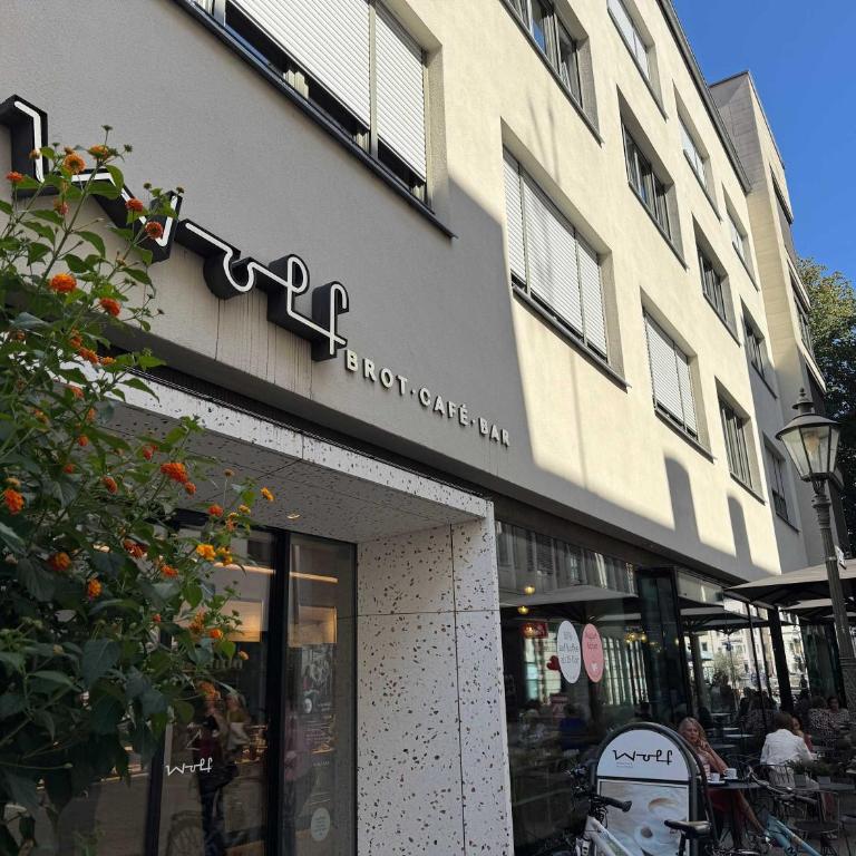GoldenKey-Suites - Luxury Suite 'Leopold Mozart' - 3 Rooms - Air Conditioning - Prime location Rathausplatz Augsburg - Apartment - 6