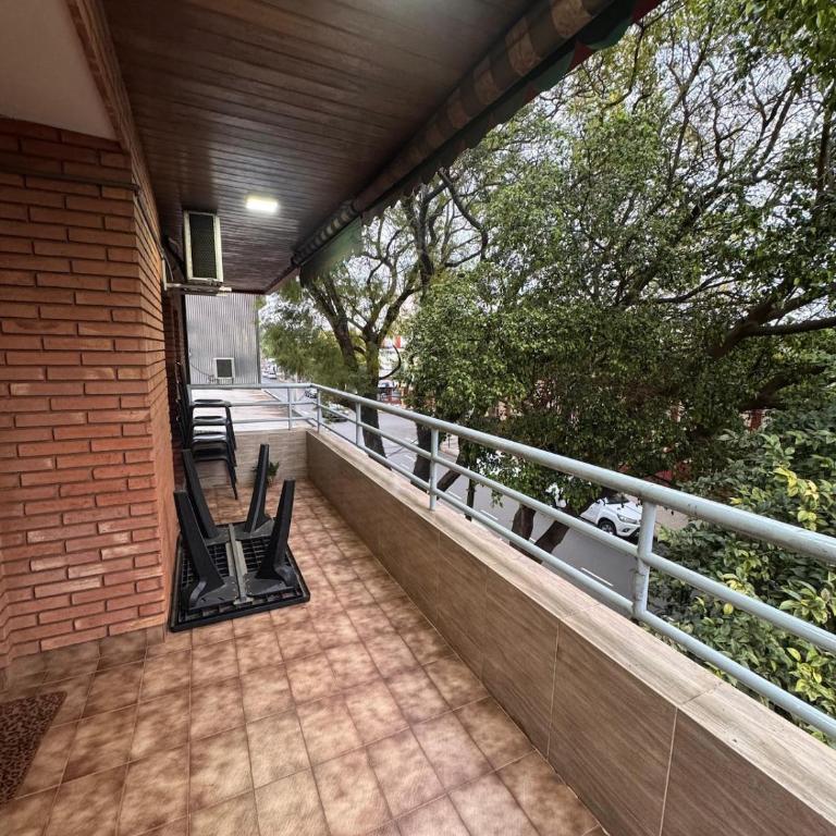 Departamento céntrico con balcón - Apartamento de 3 dormitorios - 2