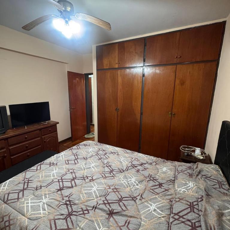 Departamento céntrico con balcón - Apartamento de 3 dormitorios - 6