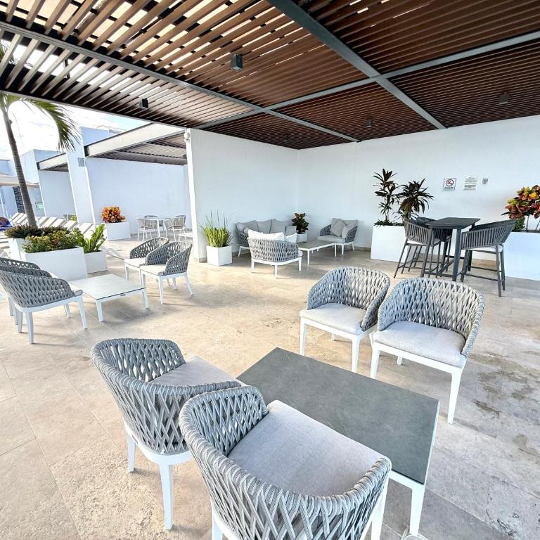Serenada 413 top floor 2 bedroom - Two-Bedroom Superior Apartment - 2