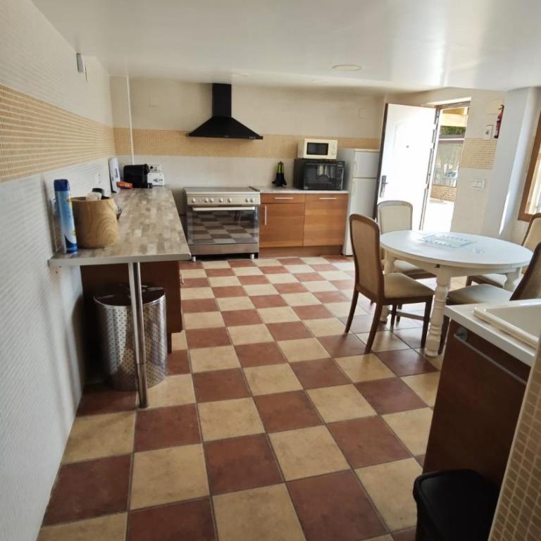 Calpe chalet privado 7 min de la playa piscina wifi parking aire barbacoa grupos - Casa de 4 dormitorios - 60