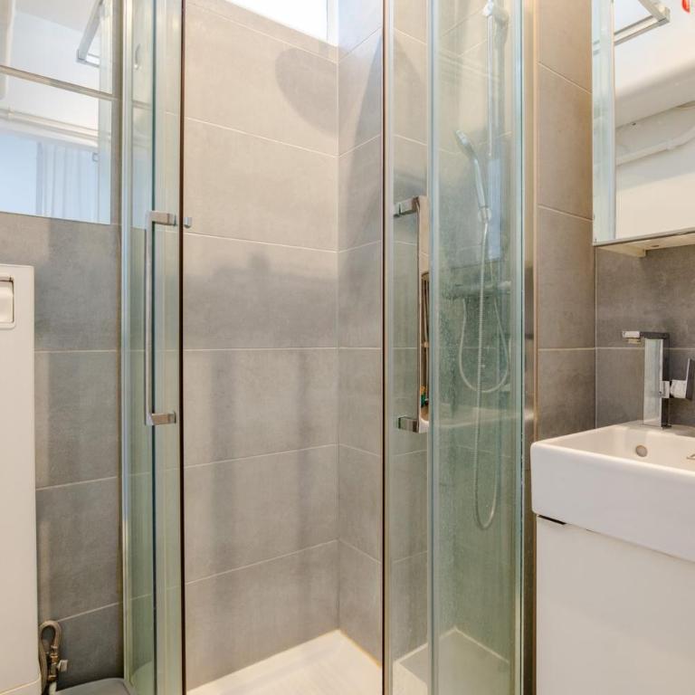 Apartment steps from Montmartre - Appartement - 11