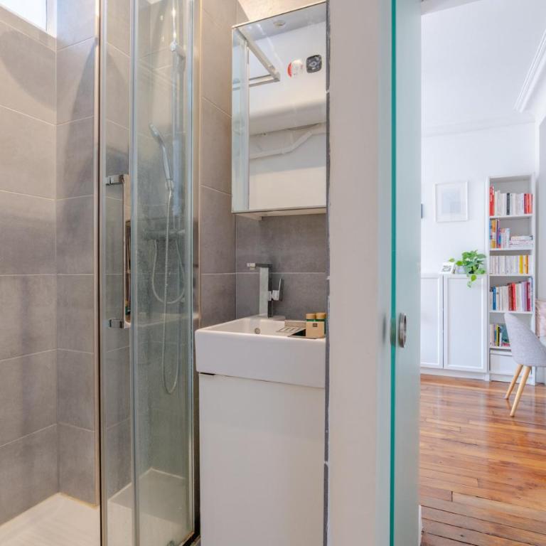 Apartment steps from Montmartre - Appartement - 13