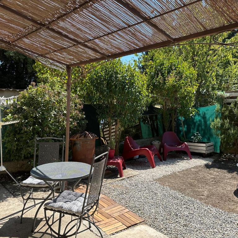 Villa Theolina Maisonnette lumineuse avec jardin, parking privé au calme à Aix - Casa con 2 Camere da Letto - 12