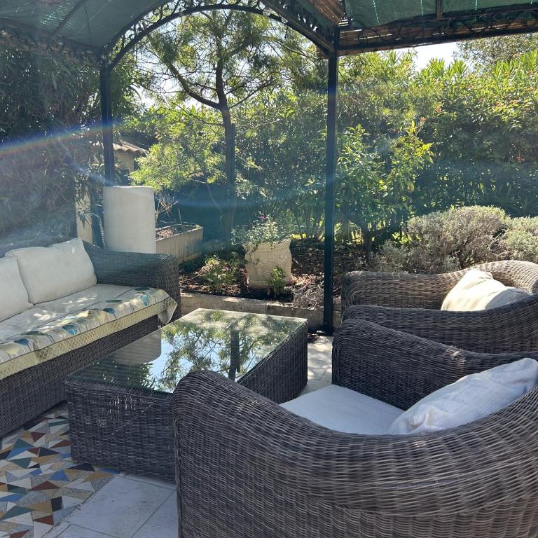 Grand Appt 6P climatisé dans villa avec piscine - 8 kms de Cannes - Appartement 2 Chambres - 64