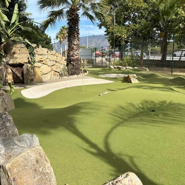 Luxury beachfront apartment with pool, sauna, fitness and gym in province Malaga, Andalusia - Apartamento de 2 dormitorios - 40