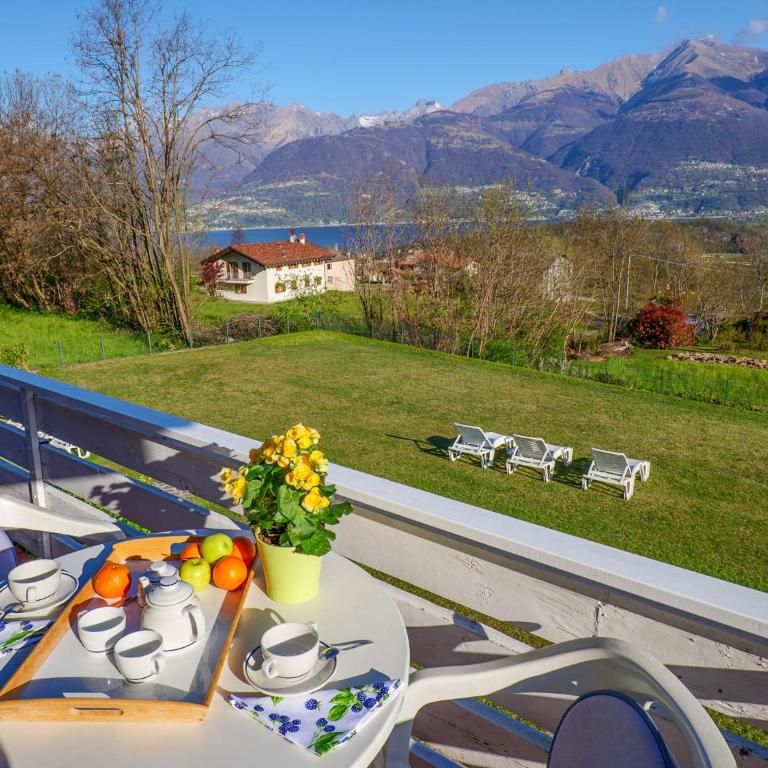 Sole 1 Terrassen Ferienwohnung mit Pool OG - Appartamento con Vista Lago - 9