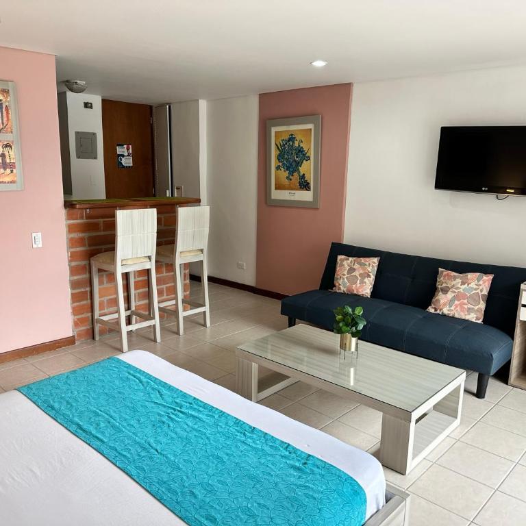 Amoblados Medellin Poblado Patio Bonito - Apartamento Estudio con balcón - 9