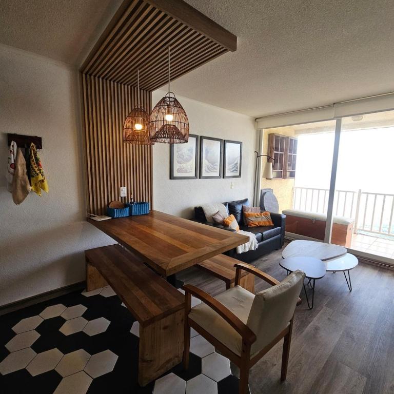 Departamento frente al mar, con piscinas y vista panorámica - Two-Bedroom Apartment - 25