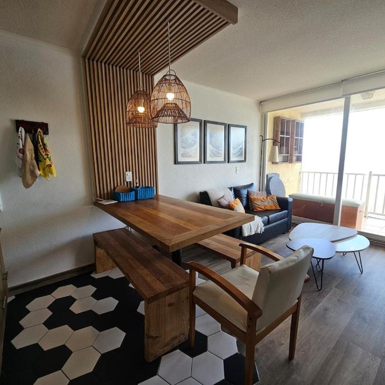 Departamento frente al mar, con piscinas y vista panorámica - Two-Bedroom Apartment - 50