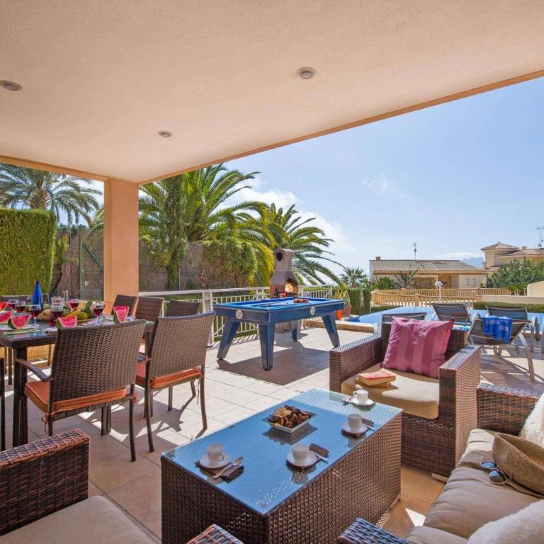 Villa Angela Flores by Villa Plus - Villa - 4