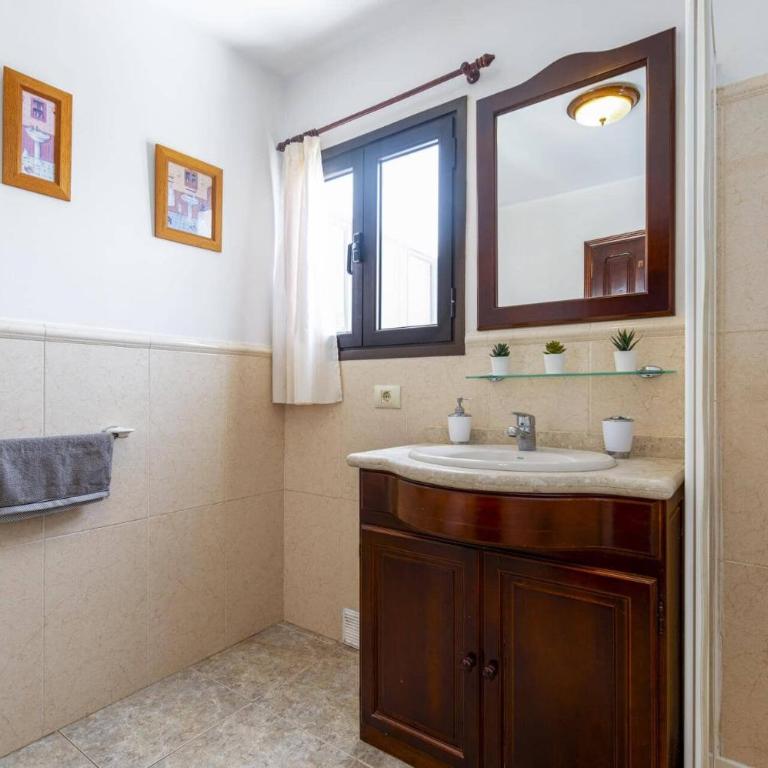 Villa Anjharad by Villa Plus - Villa - 16