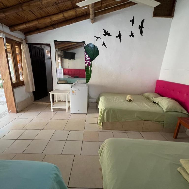 La Posada - Hostel - Habitación Familiar con vistas al jardín - 3