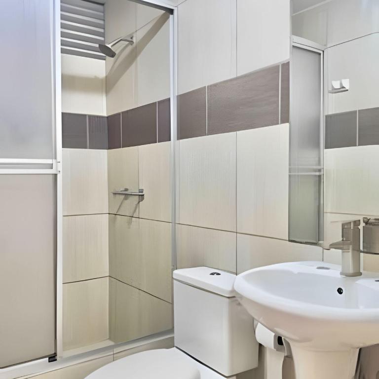 Miraflores Gigante 170 m²: 3BR, Cochera y WiFi Pro - Three-Bedroom Apartment - 3