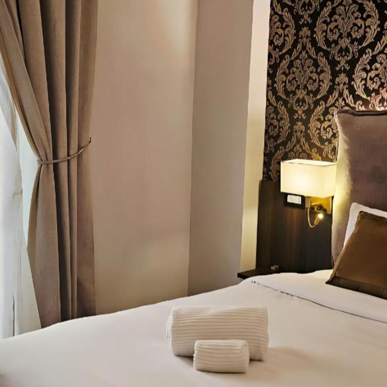 STOA ROME Boutique Suites - Doppelzimmer mit Balkon - 1