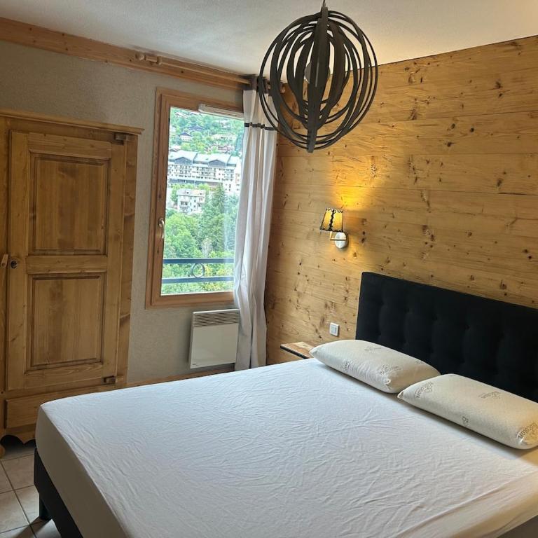 Appartement tout confort situé à 100 m de la télécabine - Two-Bedroom Apartment with Balcony - 4