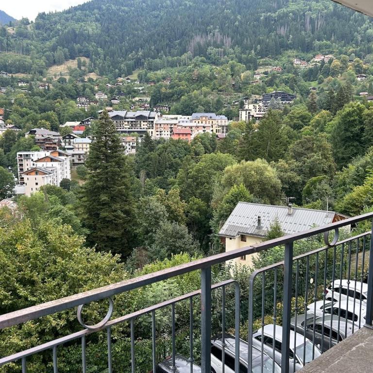 Appartement tout confort situé à 100 m de la télécabine - Two-Bedroom Apartment with Balcony - 8
