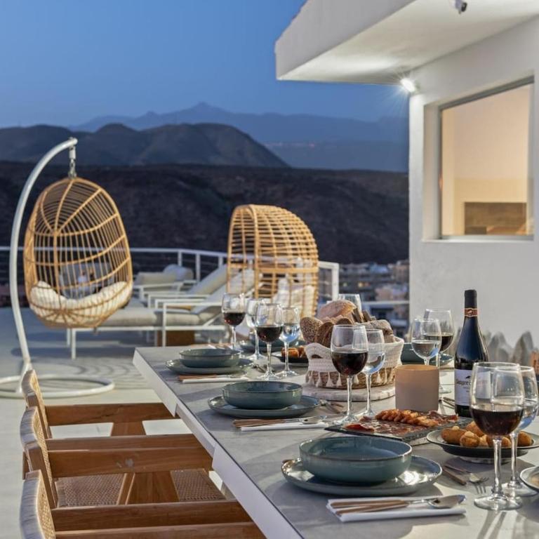 Villa Serena Find Luxury & Serenity in Tenerife - Three-Bedroom Villa - 2