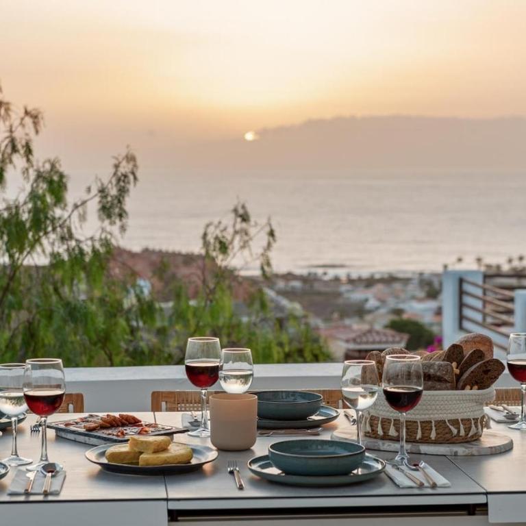 Villa Serena Find Luxury & Serenity in Tenerife - Three-Bedroom Villa - 5
