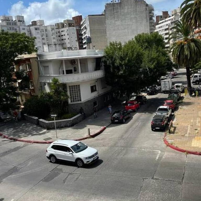 Apartment on 26 de Marzo and Lorenzo Perez - One-Bedroom Apartment - 13