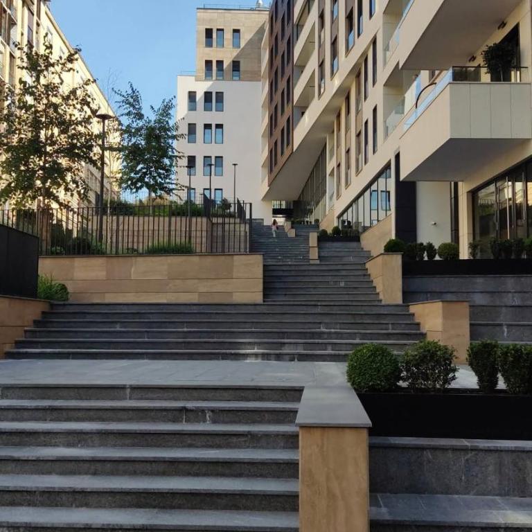 Garden Oasis in City Center - Apartman s 1 Spavaćom Sobom i Vrtom - 25