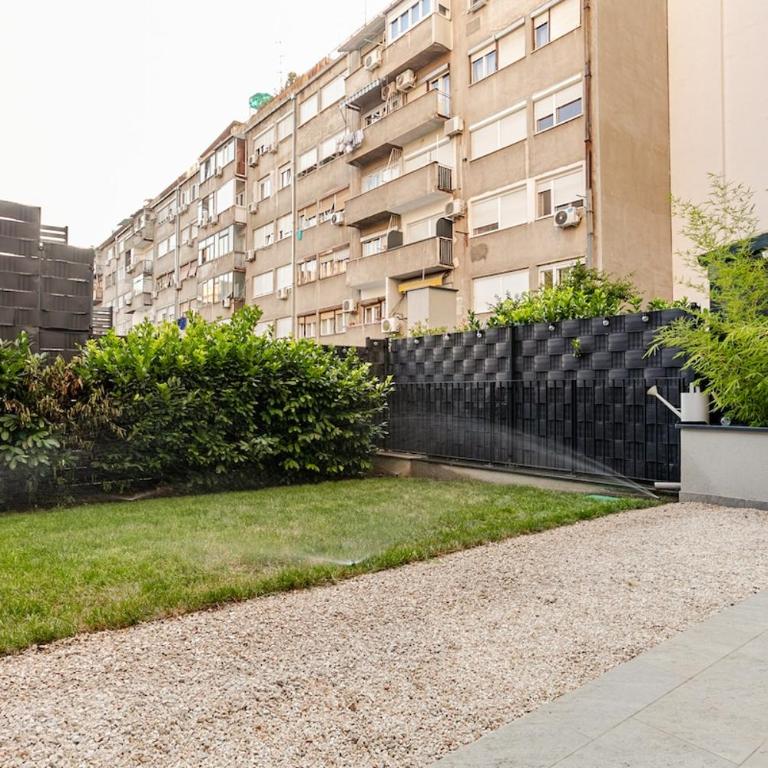 Garden Oasis in City Center - Apartman s 1 Spavaćom Sobom i Vrtom - 15