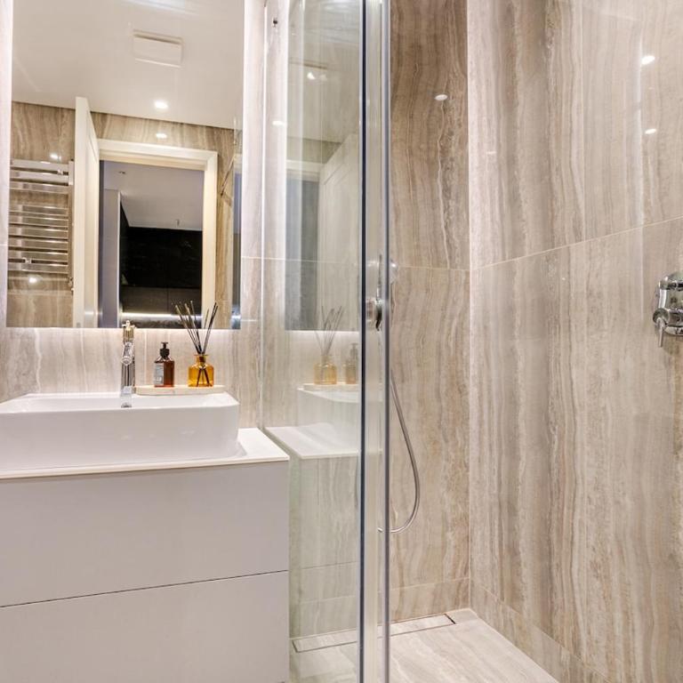 Garden Oasis in City Center - Apartman s 1 Spavaćom Sobom i Vrtom - 16