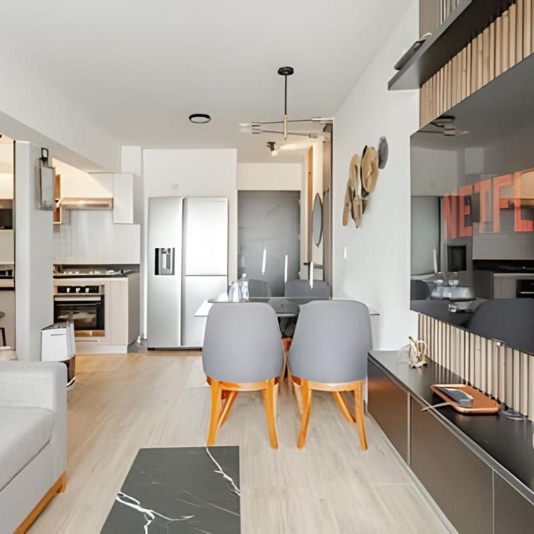Contemporary Great View - Three-Bedroom Deluxe Apartment - 1