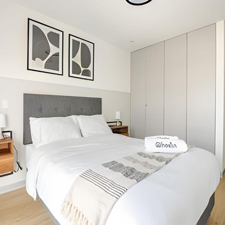 Contemporary Great View - Three-Bedroom Deluxe Apartment - 4